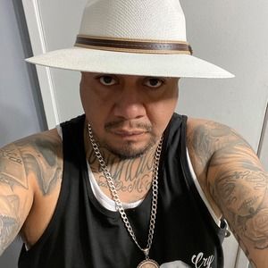 Meet your Posher, Hugo